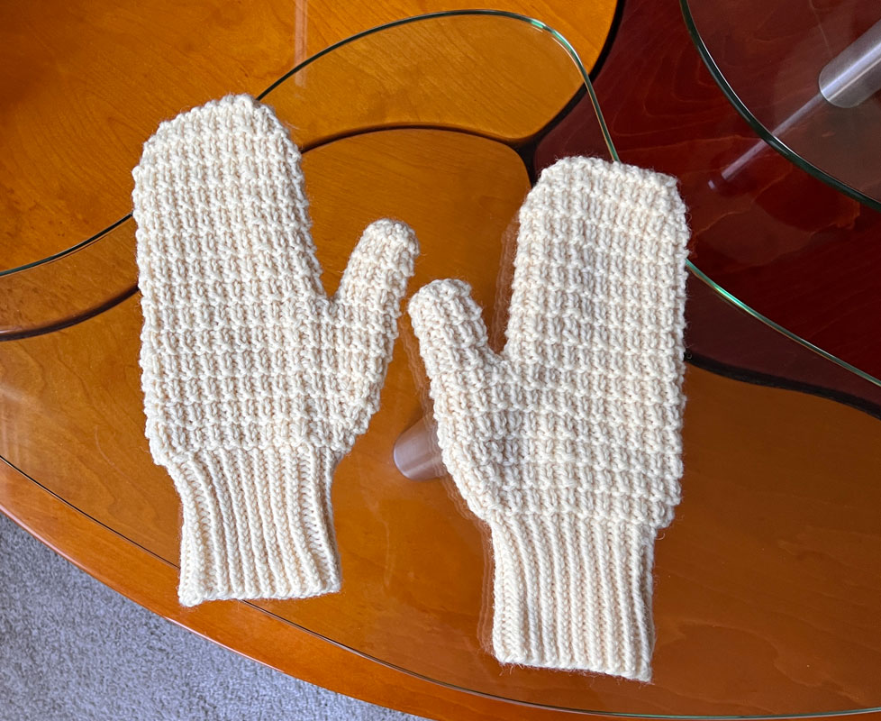 Ravelry: Easy Peasy Knitted Gloves pattern by PropiBel